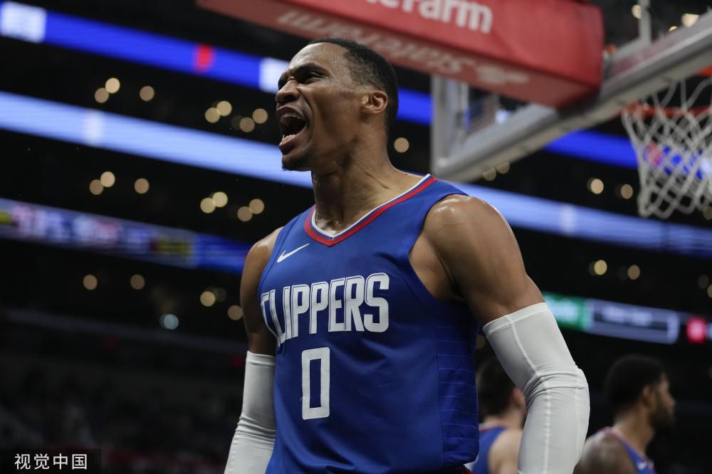 场持球并调 场持球并调